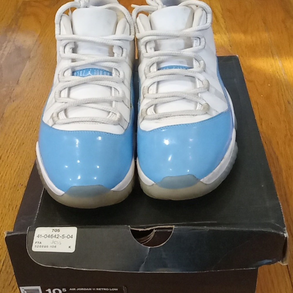 Jordan Men Sneakers, Air Jordan 11 retro low, (White University Blue), 10.5